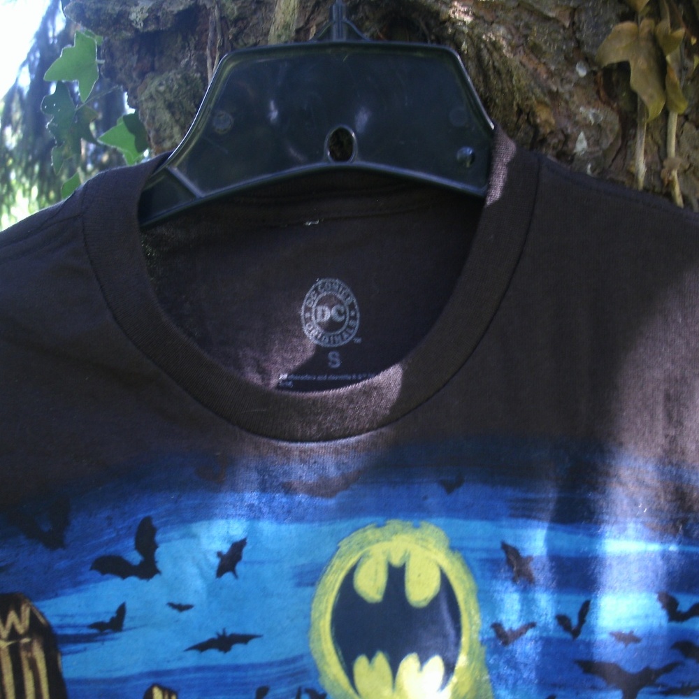 Salvador Dali Style Bat Symbol T-Shirt - Picture 3 of 8